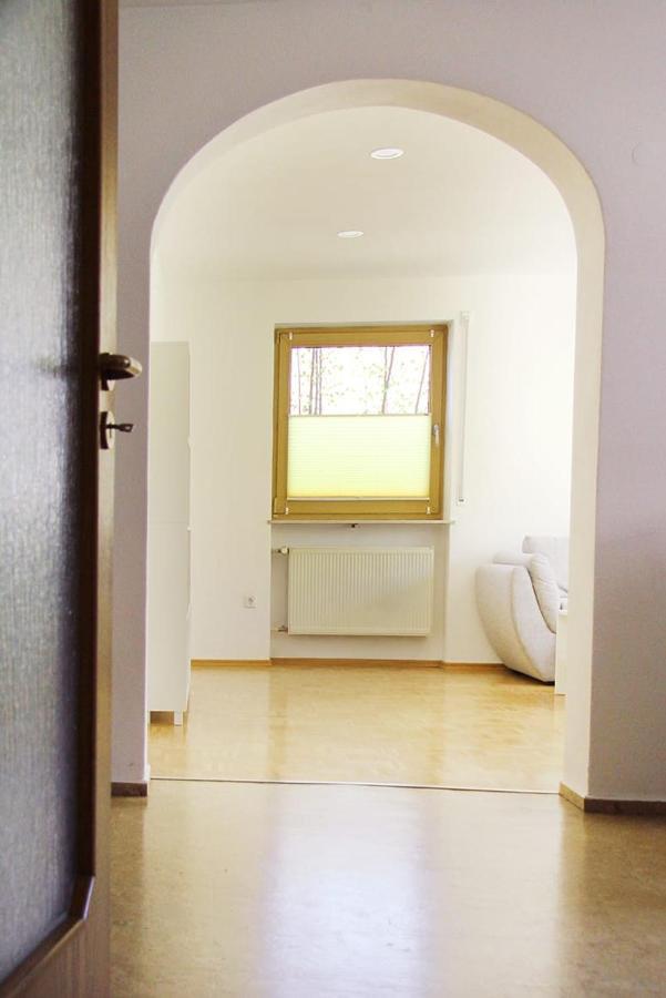 Schoene Helle Ferienwohnung In Waldnaehe Berching Exterior photo