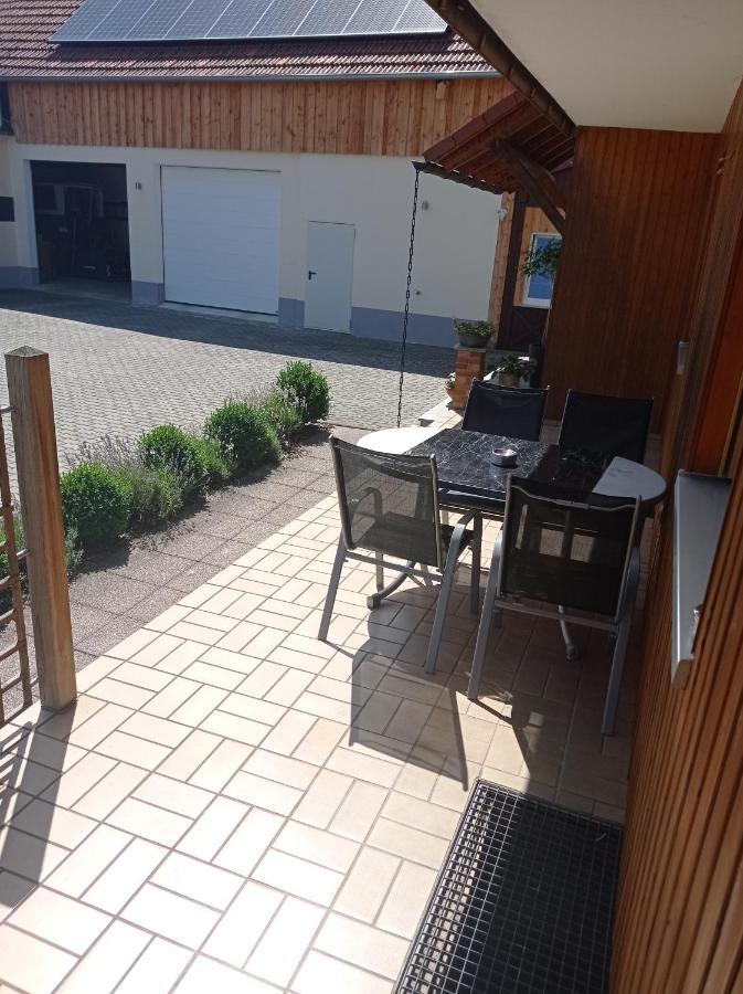 Schoene Helle Ferienwohnung In Waldnaehe Berching Exterior photo